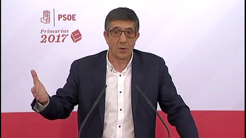 Patxi López: "Fue un error abstenerse, pero mirar al pasado no nos lleva a ningún lado" Patxi López: "Fue un error abstenerse, pero mirar al pasado no nos lleva a ningún lado"