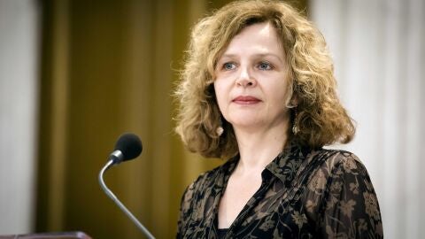  La informadora del desarrollo de las negociaciones para un nuevo gobierno y ministra en funciones de Sanidad y Deporte, Edith Schippers.