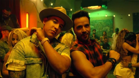 Daddy Yankee y Luis Fonsi en el v&iacute;deo de 'Despacito'