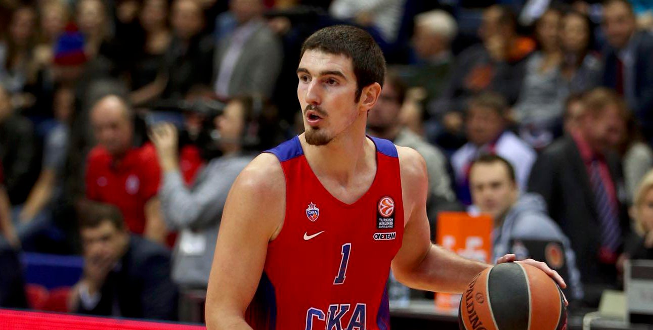 Nando de Colo en 4 Cuartos: "Me quedaré en el CSKA" Nando de Colo en 4 Cuartos: "Me quedaré en el CSKA"