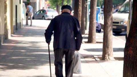 Los contaminantes ambientales producen limitaciones en las personas mayores