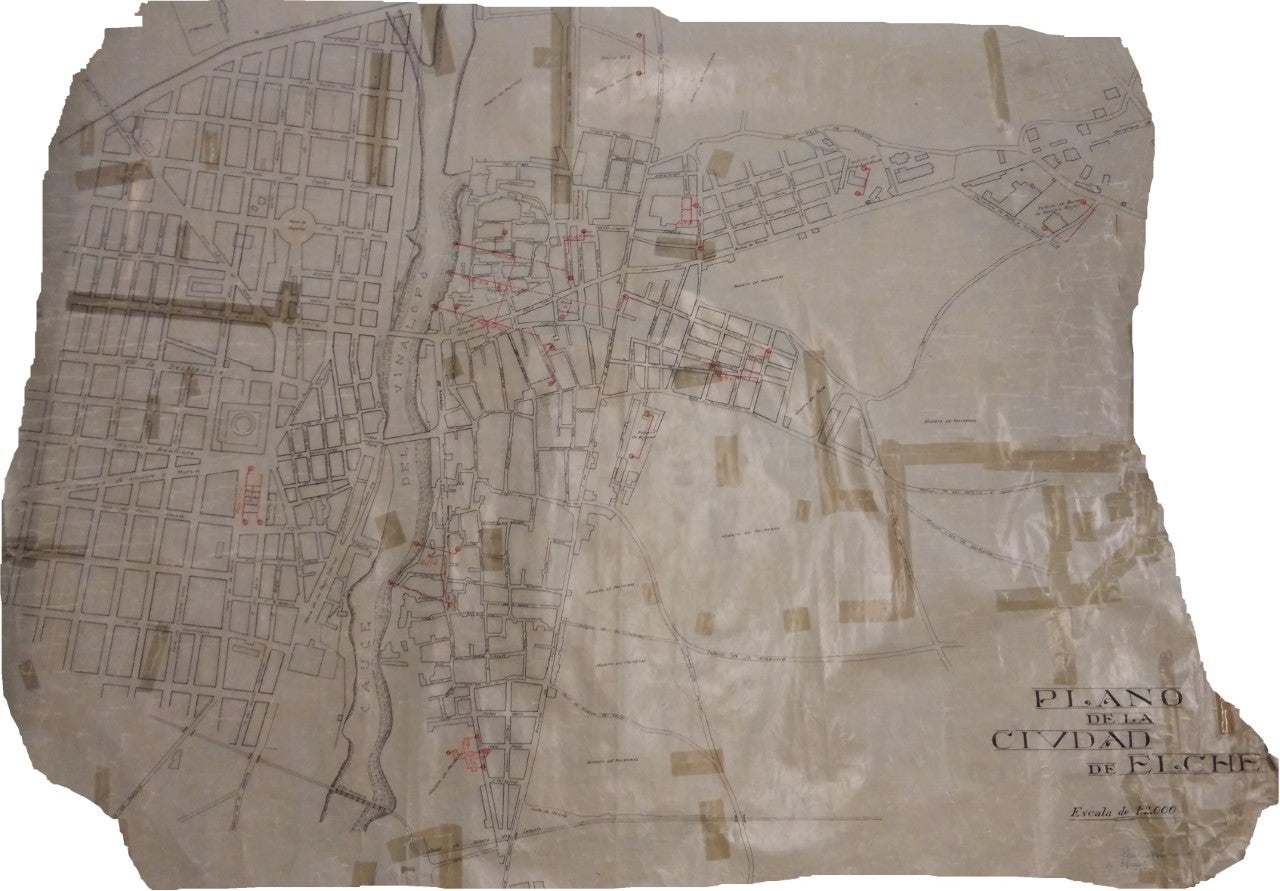 Ilicitanos por Elche pide que el Ayuntamiento promueva la localización del refugio antiaéreo de la Plaza de las Flores Ilicitanos por Elche pide que el Ayuntamiento promueva la localización del refugio antiaéreo de la Plaza de las Flores