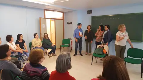 Los concejales de C's Elche en las instalaciones de AMACMEC. AMACMEC