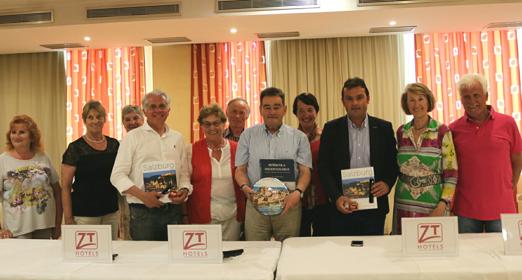 Peñíscola recibe la visita del senador austriaco y presidente de la agrupación que protagoniza la operativa de vacaciones sociales para más de 4000 seniors en la localidad Peñíscola recibe la visita del senador austriaco y presidente de la agrupación que protagoniza la operativa de vacaciones sociales para más de 4000 seniors en la localidad