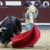Curro Díaz y López Simón desaprovechan dos toros de triunfo en Las Ventas