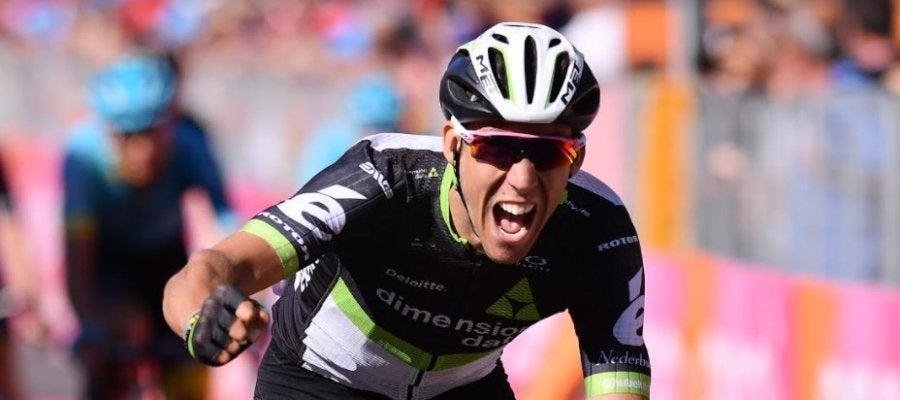 Omar Fraile festeja la victoria en el Giro Omar Fraile festeja la victoria en el Giro
