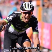 Omar Fraile festeja la victoria en el Giro Omar Fraile festeja la victoria en el Giro