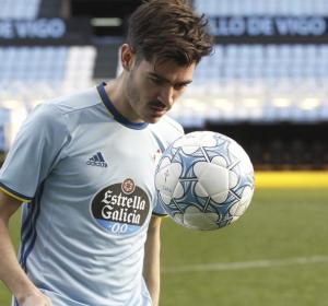El jugador del Celta, Jozabed. El jugador del Celta, Jozabed.