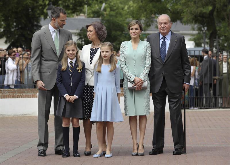 La Familia Real se reúne para celebrar la Primera Comunión de la infanta Sofía La Familia Real se reúne para celebrar la Primera Comunión de la infanta Sofía