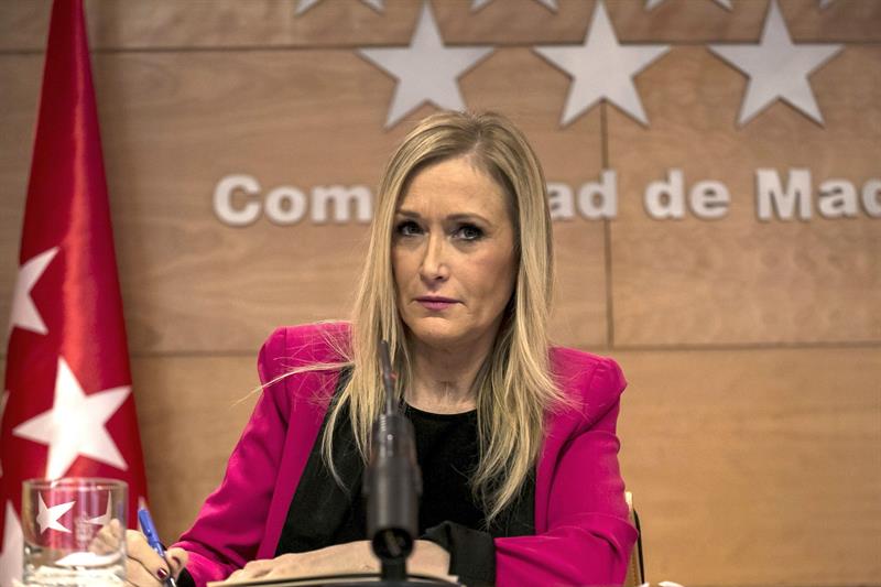 Cifuentes pide comparecer "a la mayor brevedad posible" para explicar las adjudicaciones de contratos de la Asamblea Cifuentes pide comparecer "a la mayor brevedad posible" para explicar las adjudicaciones de contratos de la Asamblea