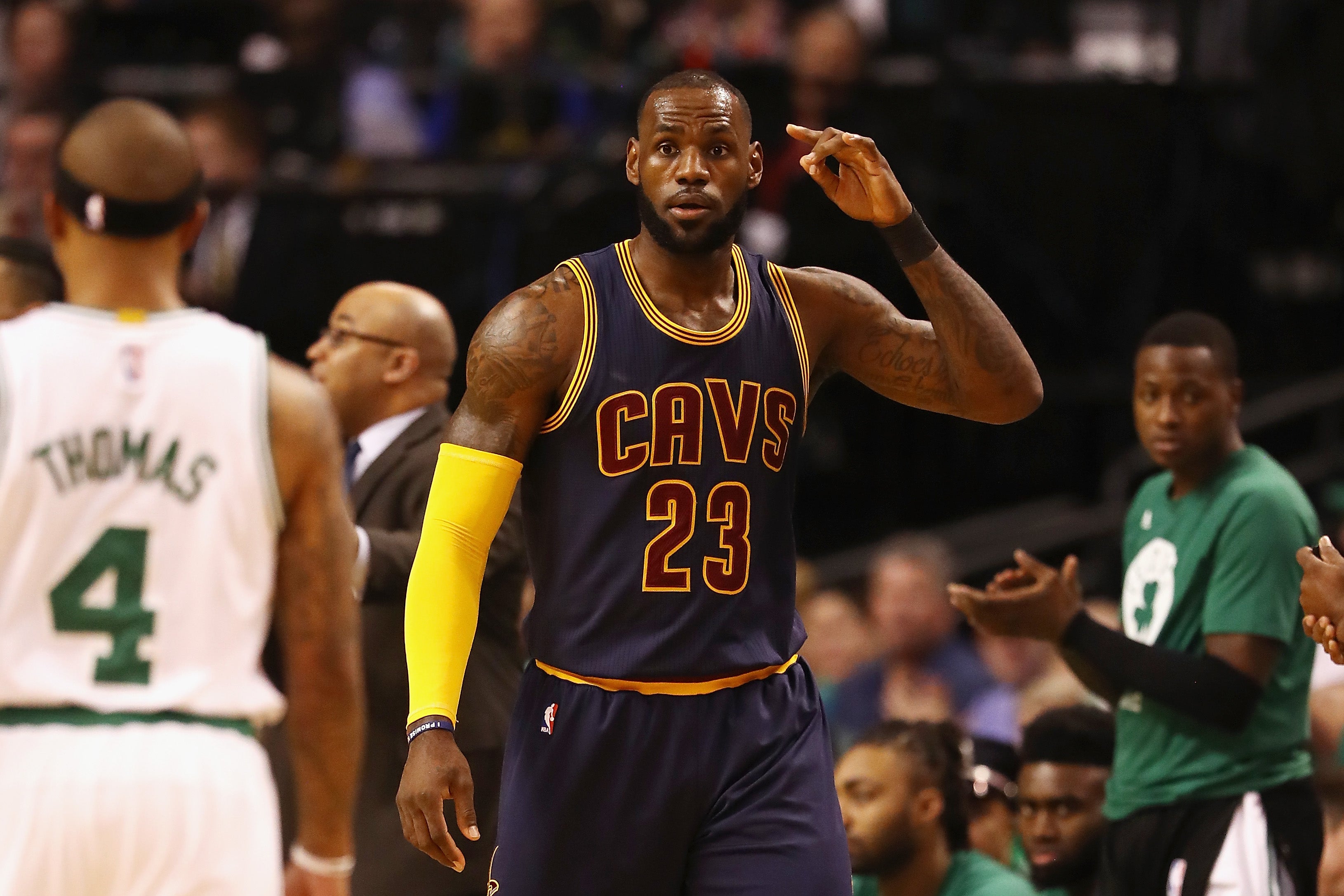 LeBron James pone en ventaja a los Cavaliers frente a los Celtis LeBron James pone en ventaja a los Cavaliers frente a los Celtis