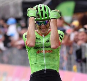 Pierre Rolland celebra su victoria en el Giro de Italia Pierre Rolland celebra su victoria en el Giro de Italia