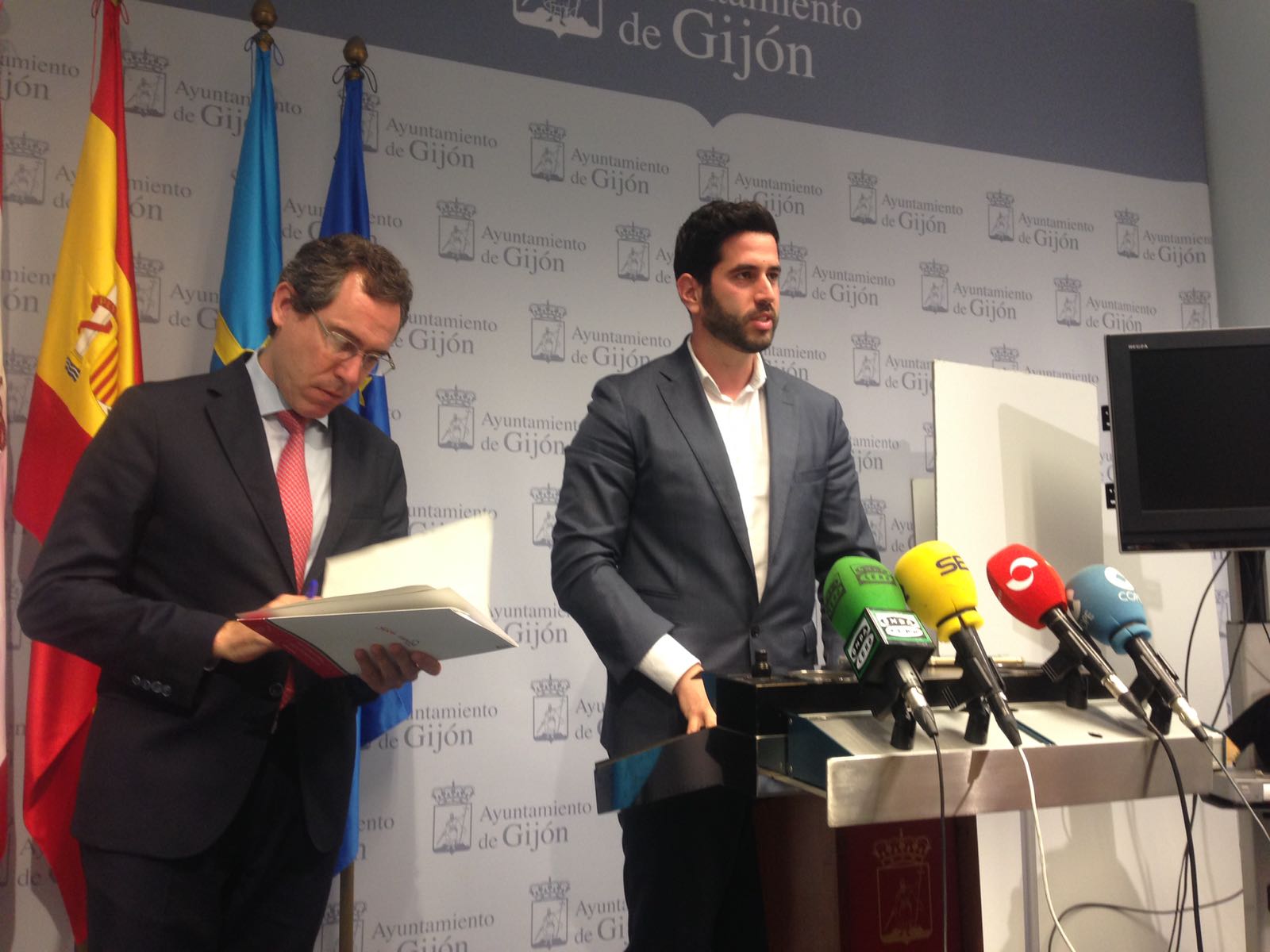 Gijón en la Onda 24/05/2017 con Ana Fierro Gijón en la Onda 24/05/2017 con Ana Fierro