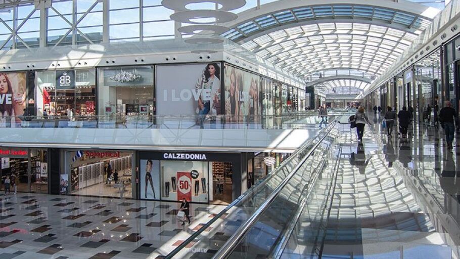 CENTRO COMERCIAL NEVADA