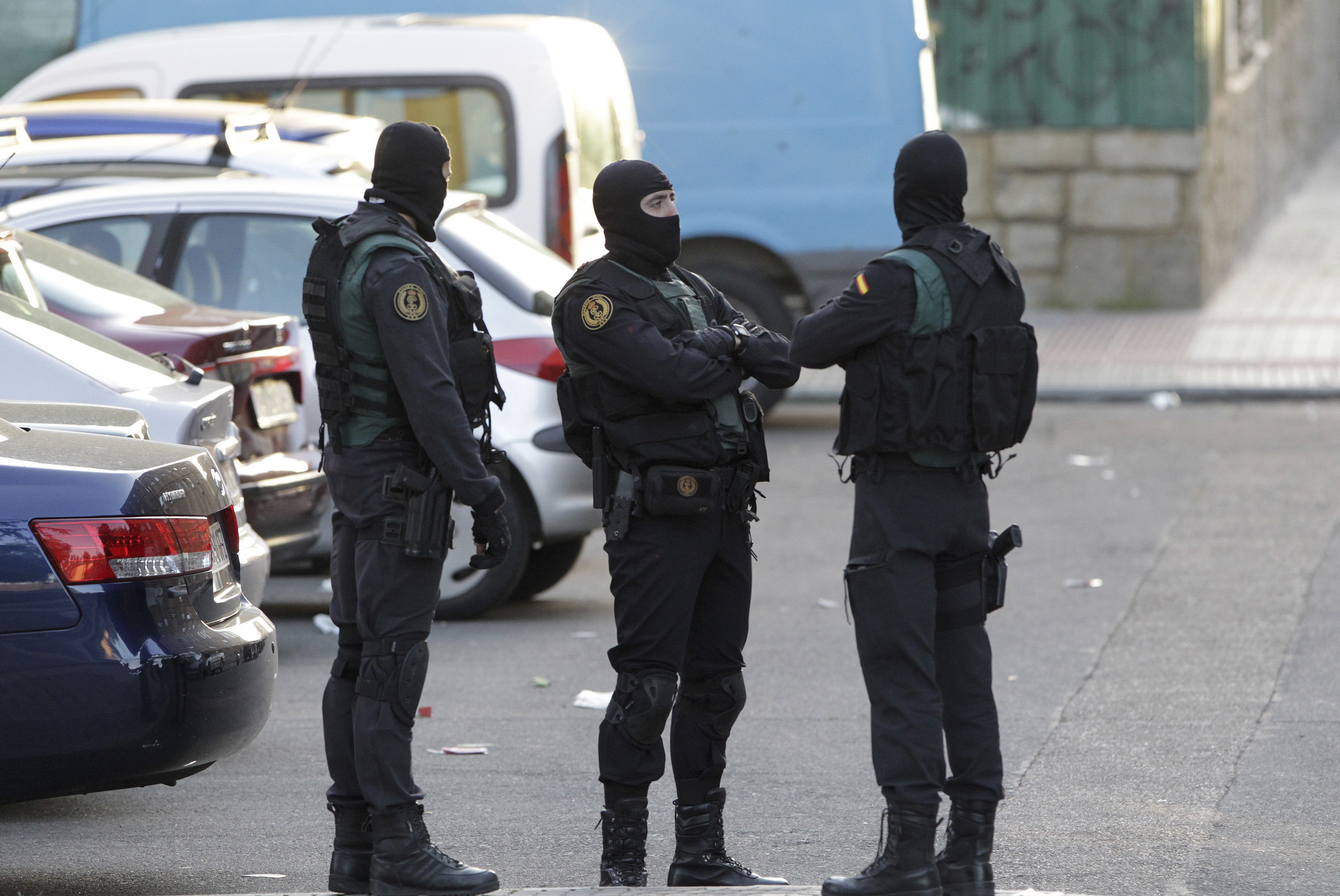 Asaltan un banco en Salamanca tras maniatar y agredir a un empleado en su casa Asaltan un banco en Salamanca tras maniatar y agredir a un empleado en su casa