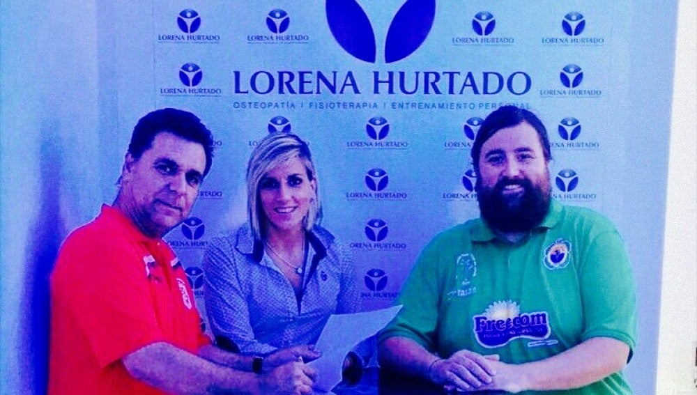 La firma del acuerdo tuvo lugar en las instalaciones de la Clínica de Fisioterapia Lorena Hurtado.
