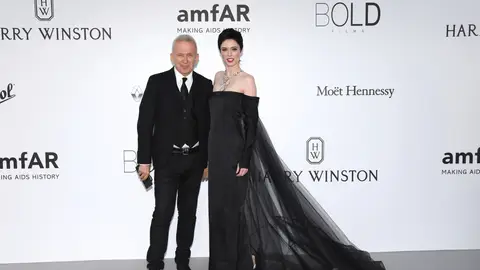 Jean Paul Gaultier junto a Coco Rocha GALA AMFAR CANNES 2017