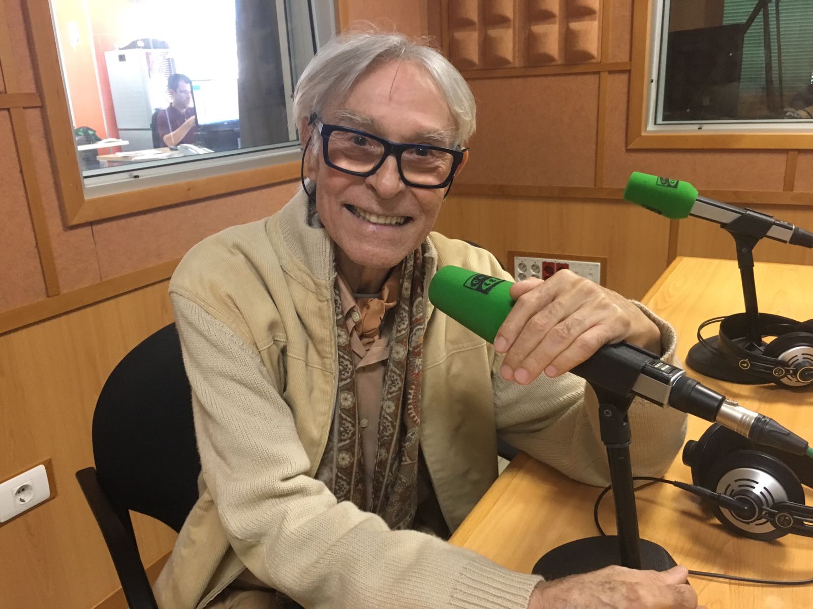 Pepe Dámaso "He aprendido a mirar al más allá desde lo positivo, con curiosidad" Pepe Dámaso "He aprendido a mirar al más allá desde lo positivo, con curiosidad"