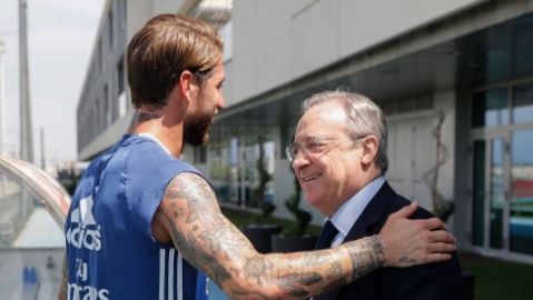 Florentino P&eacute;rez saluda a Ramos en Valdebebas