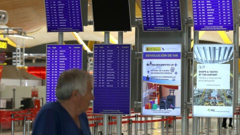 Paneles informativo del la aerol&iacute;nea brit&aacute;nica British Airways