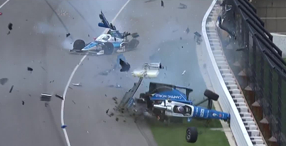 Espectacular accidente en las 500 millas de Indianápolis Espectacular accidente en las 500 millas de Indianápolis