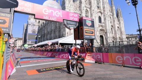 Tom Dumoulin, en la llegada a Mil&aacute;n