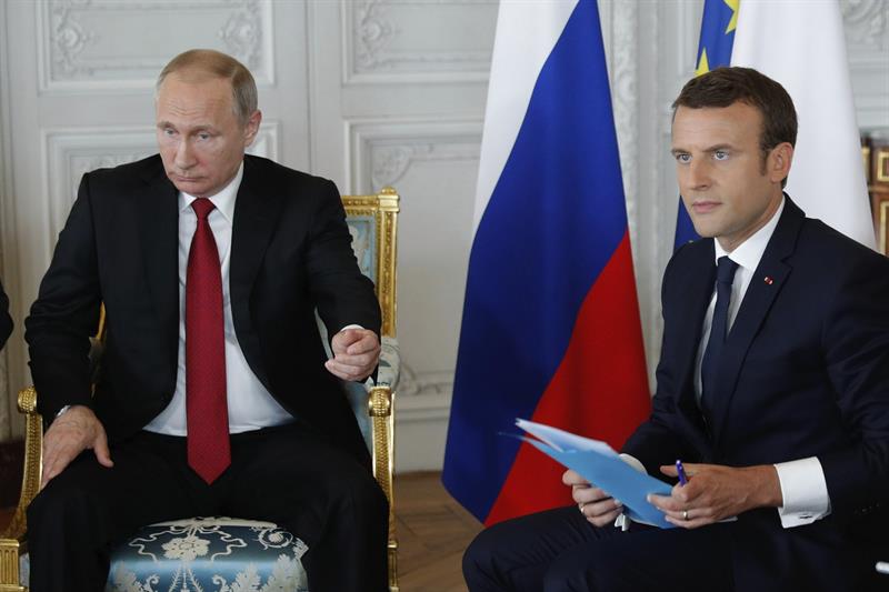 Macron dice ante Putin que responderá a todo uso de armas químicas en Siria Macron dice ante Putin que responderá a todo uso de armas químicas en Siria