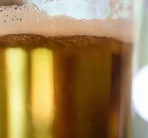 Frame 55.868432 de: 5 sorprendentes beneficios para la salud de beber cerveza Frame 55.868432 de: 5 sorprendentes beneficios para la salud de beber cerveza