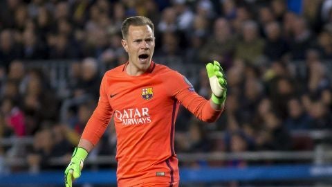 Ter Stegen protesta una acci&oacute;n durante un partido con el Bar&ccedil;a