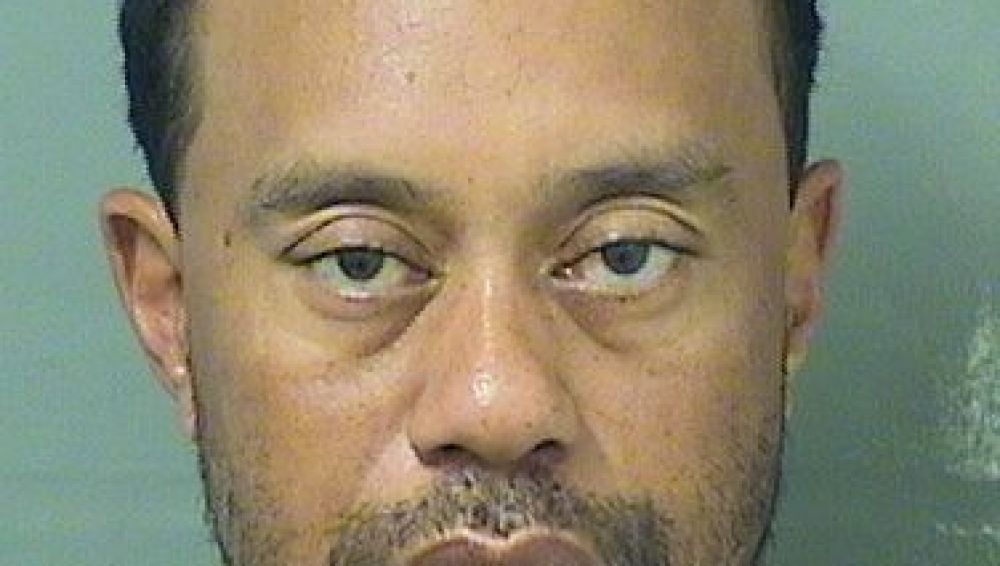 Tiger Woods, en el momento de ser detenido por la Policía de Jupiter