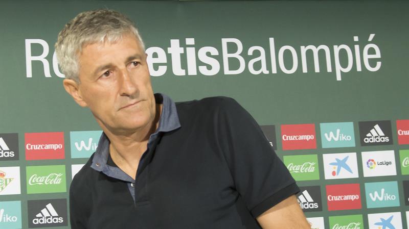 Quique Setién: "El aficionado ha sabido valorar el esfuerzo de los jugadores y no es fácil cuando pierdes" Quique Setién: "El aficionado ha sabido valorar el esfuerzo de los jugadores y no es fácil cuando pierdes"