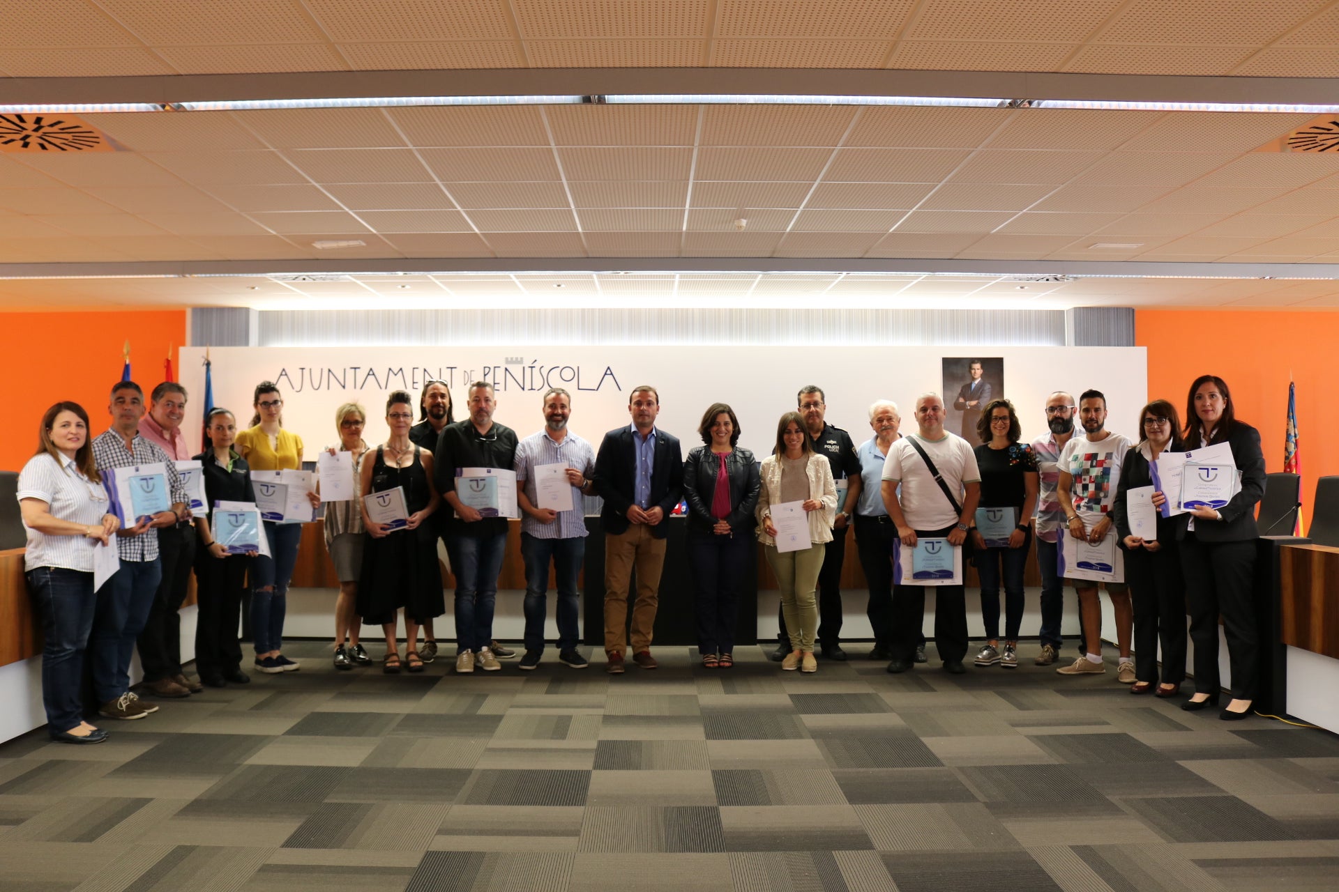 Veintinueve empresas y servicios públicos de Peñíscola reciben el reconocimiento a su gestión de calidad en el sector Veintinueve empresas y servicios públicos de Peñíscola reciben el reconocimiento a su gestión de calidad en el sector