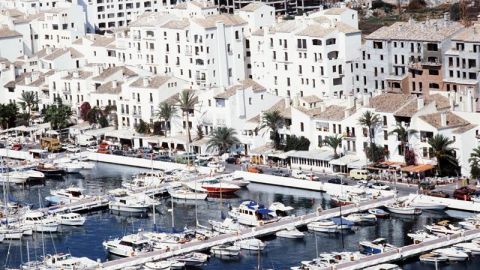 Vista a&eacute;rea de Puerto Ban&uacute;s, en Marbella