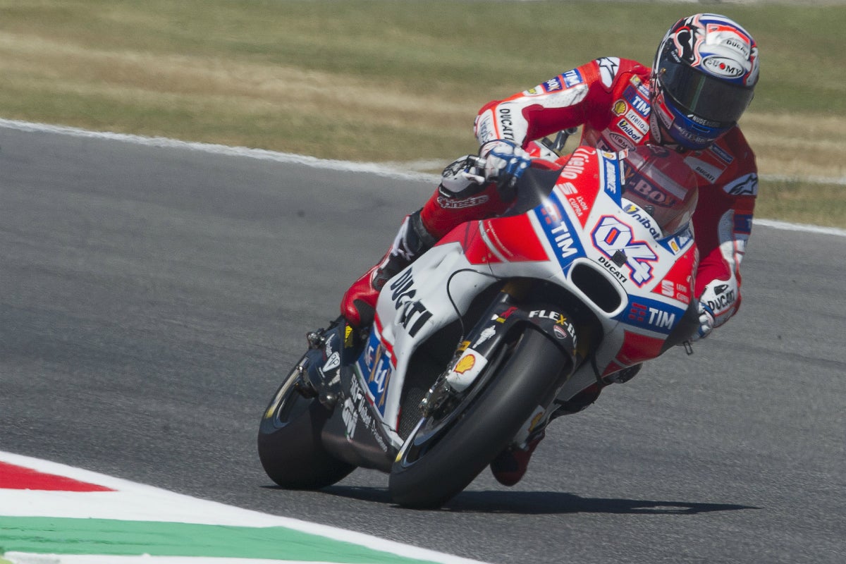 Carlo Pernat: "Es muy difícil que Dovizioso gane el mundial" Carlo Pernat: "Es muy difícil que Dovizioso gane el mundial"