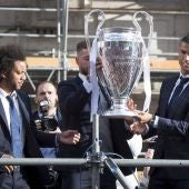 Los capitanes del Real Madrid ofrecen la Champions League.