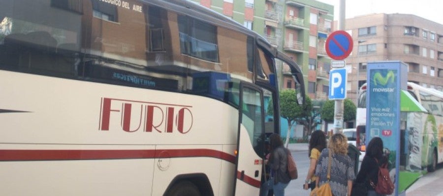 Esta línea de autobús estará disponible los días de selectividad, del 6 al 8 de junio, con un trayecto directo de ida y vuelta de Onda al campus de la UJI. Esta línea de autobús estará disponible los días de selectividad, del 6 al 8 de junio, con un trayecto directo de ida y vuelta de Onda al campus de la UJI.