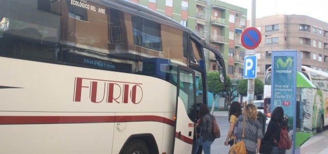 El Ayuntamiento pone en marcha un servicio gratuito de autobús a la UJI para los estudiantes que hacen Selectividad El Ayuntamiento pone en marcha un servicio gratuito de autobús a la UJI para los estudiantes que hacen Selectividad