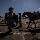 Las hermandades rocieras gaditanas inician su peregrinación a la aldea de El Rocío (Huelva)