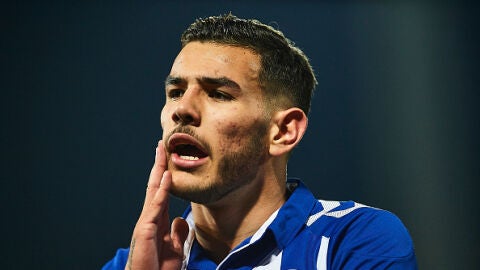 Theo Hern&aacute;ndez, en un partido con el Alav&eacute;s