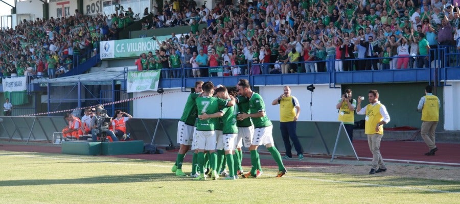 Jugadores del Villlanovense celebran uno de los goles Jugadores del Villlanovense celebran uno de los goles