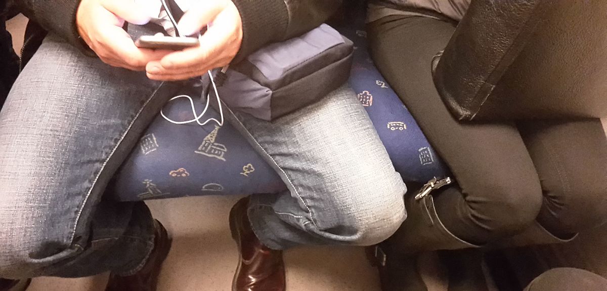 Mesa de redacción: Madrid le declara la guerra al "manspreading" Mesa de redacción: Madrid le declara la guerra al "manspreading"