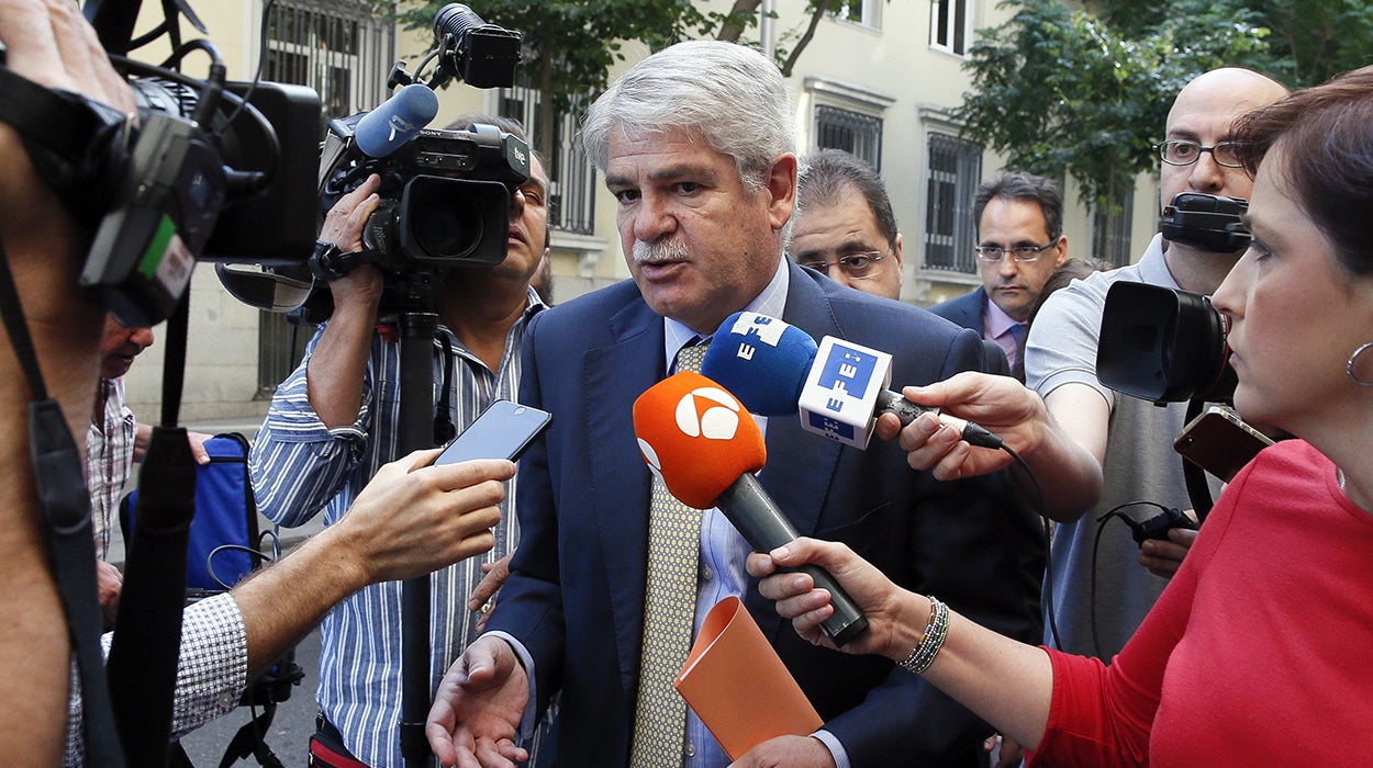 Dastis cree que Reino Unido actúa con toda la diligencia que puede en las identificaciones tras el atentado Dastis cree que Reino Unido actúa con toda la diligencia que puede en las identificaciones tras el atentado