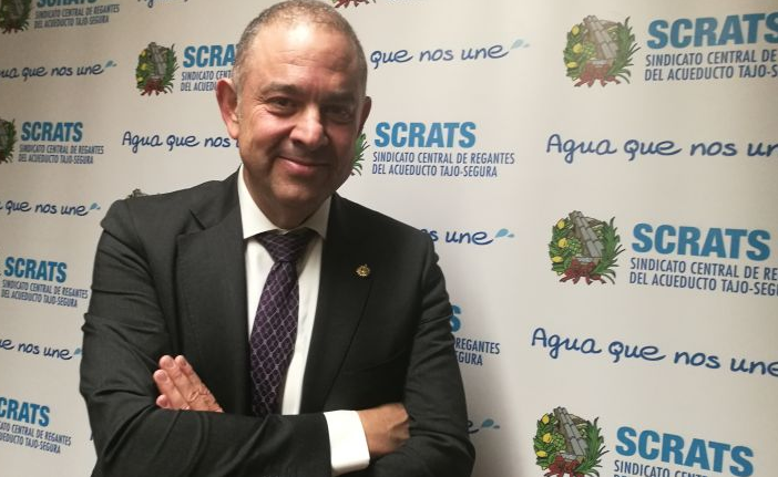 Lucas Jiménez: "¿Qué va a pasar con 44 millones de árboles que dependen del regadío si seguimos sin agua?" Lucas Jiménez: "¿Qué va a pasar con 44 millones de árboles que dependen del regadío si seguimos sin agua?"