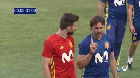 Frame 33.098053 de: Nueva charla entre Lopetegui y Piqu&eacute;: &iquest;qu&eacute; se dijeron en el entrenamiento de la Selecci&oacute;n?