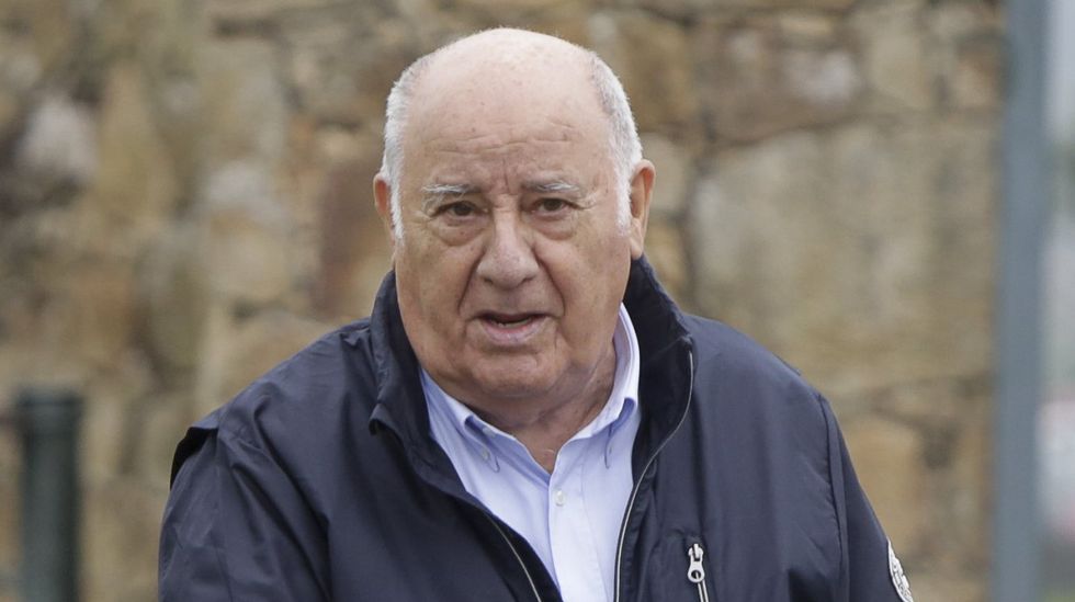 Asociaciones de usuarios de la sanidad pública se oponen a las donaciones de Amancio Ortega para equipos oncológicos Asociaciones de usuarios de la sanidad pública se oponen a las donaciones de Amancio Ortega para equipos oncológicos