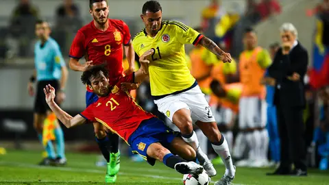 Silva intenta robar el balón en el partido ante Colombia Silva intenta robar el balón en el partido ante Colombia