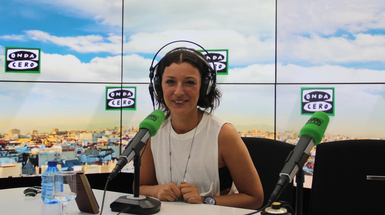 Mara Barros: "Quería que el disco respirase aire sabinero" Mara Barros: "Quería que el disco respirase aire sabinero"