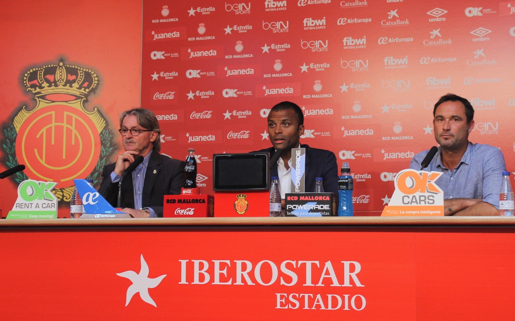 Molango pide perdón, asume errores y descarta dimitir tras el descenso Molango pide perdón, asume errores y descarta dimitir tras el descenso