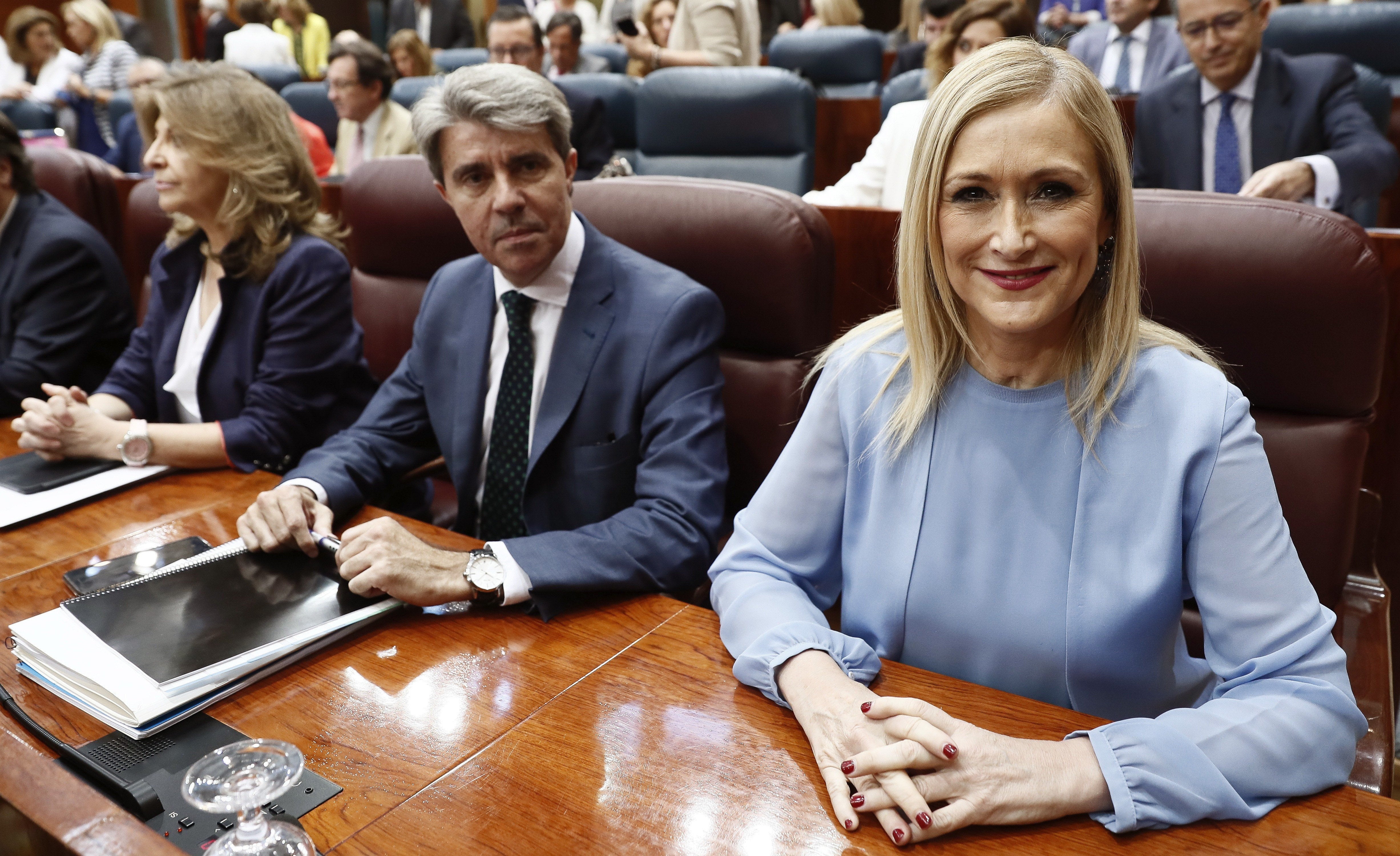 Cifuentes cree que Pablo Iglesias lleva meses trabajando para "quitarse de encima a Errejón" Cifuentes cree que Pablo Iglesias lleva meses trabajando para "quitarse de encima a Errejón"