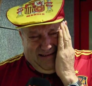 El llanto desconsolado de Manolo el del Bombo El llanto desconsolado de Manolo el del Bombo